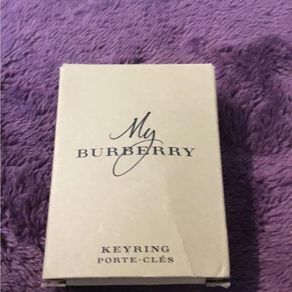Authentic Burberry Herat & Perfume Bottle Keychain, NIB - Picture 9 of 13